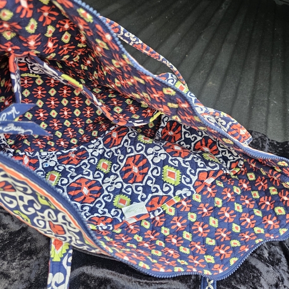 Vera Bradley Weekend Bag Gently used - Picture 4 of 4
